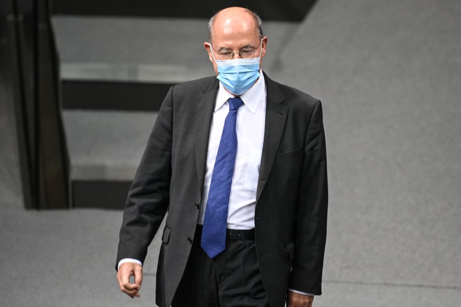 Gregor Gysi kommt zu einer Debatte zur Belarus-Politik im Bundestag.