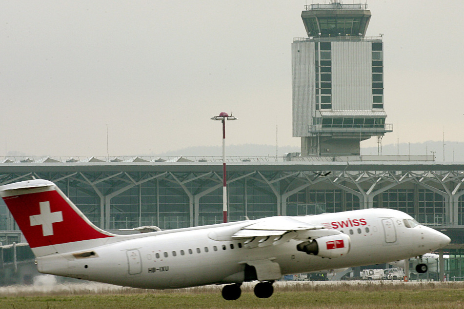 Bombendrohung: Flughafen im Dreiländereck stundenlang gesperrt