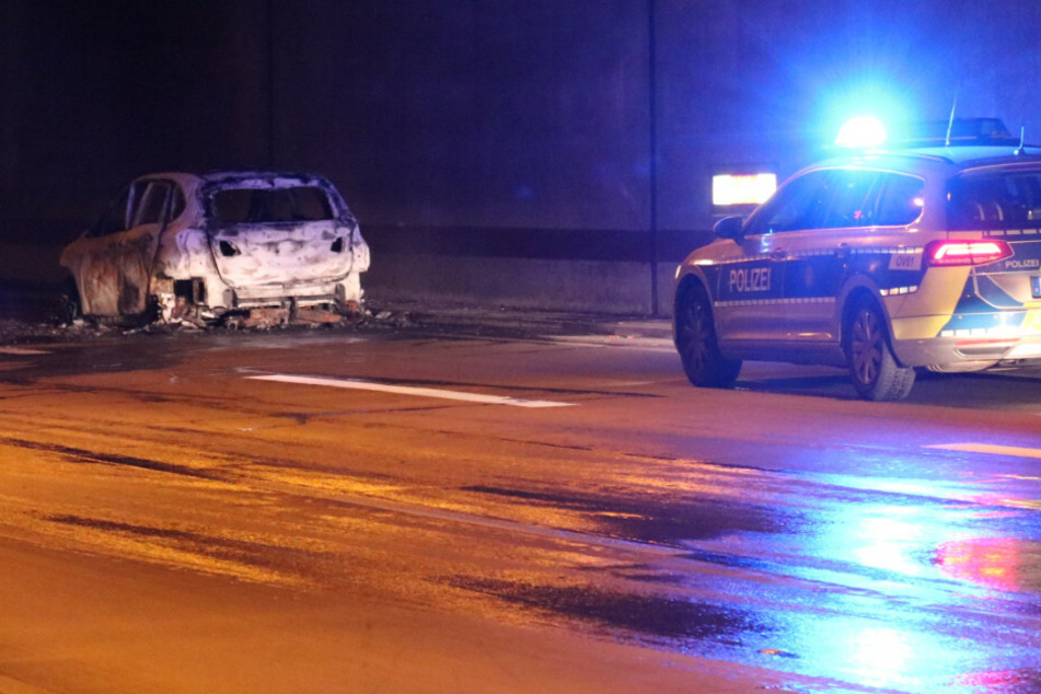 Das Auto brannte vollständig aus.