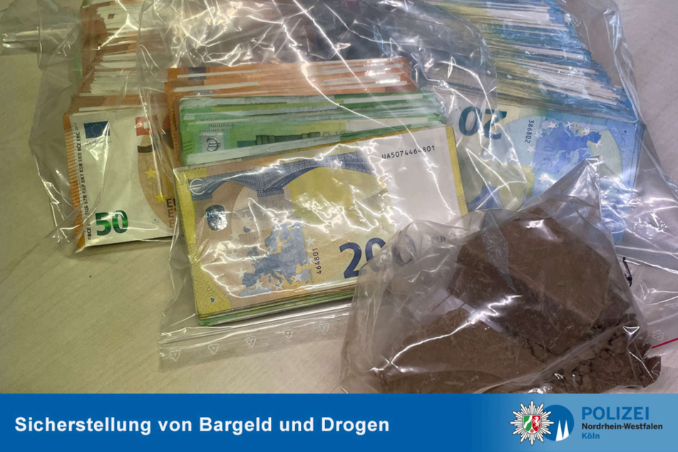 Am Dienstagmorgen hat die Kölner Polizei bei Wohnungs-Durchsuchungen in der Innenstadt unter anderem Drogen und Bargeld gefunden. Gegen sechs Männer wird ermittelt.