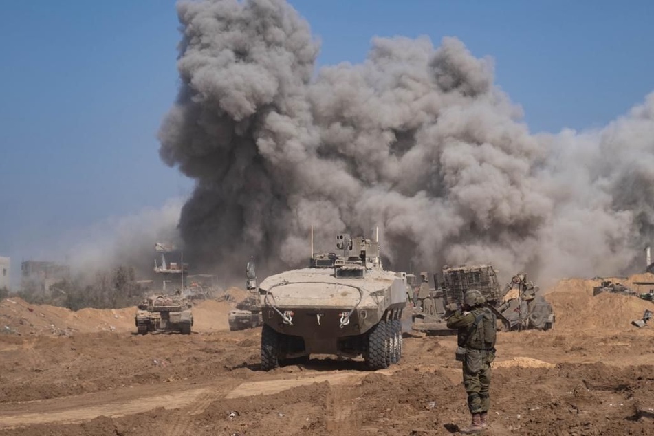 Infolge der Kämpfe sind im Gazastreifen laut palästinensischen Angaben die Kommunikationsdienste erneut zusammengebrochen.