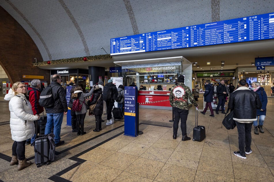 Erneutes Bahnchaos in Köln: Eine Signalstörung sorgt für Verspätungen und Teilausfälle rund um den Hauptbahnhof. (Archivbild)