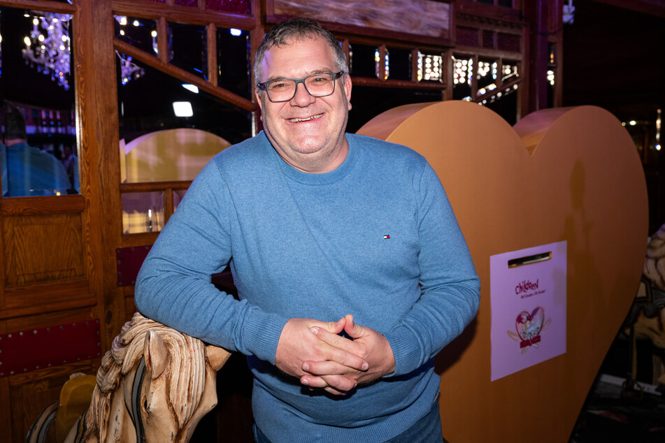 Elton wurde bei der ProSieben-Gameshow "Schlag den Star" durch Moderator Matthias Opdenhövel (beide 53) ersetzt.
