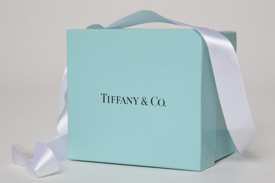 Bei der Luxus-Marke "Tiffany &amp; Co." hatte der damals noch verliebte Mann einen teuren Klunker für seine Auserwählte gekauft. (Symbolbild)