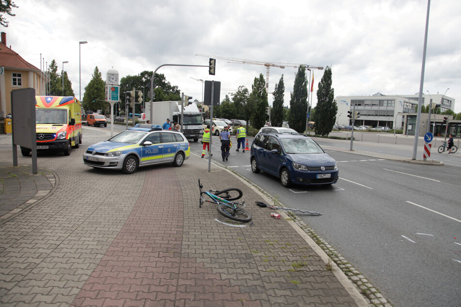 Der Unfall ereignete sich auf der Maxim-Gorki-Straße, unmittelbar vor dem Zentralen Omnibusbahnhof (ZOB) in Pirna.