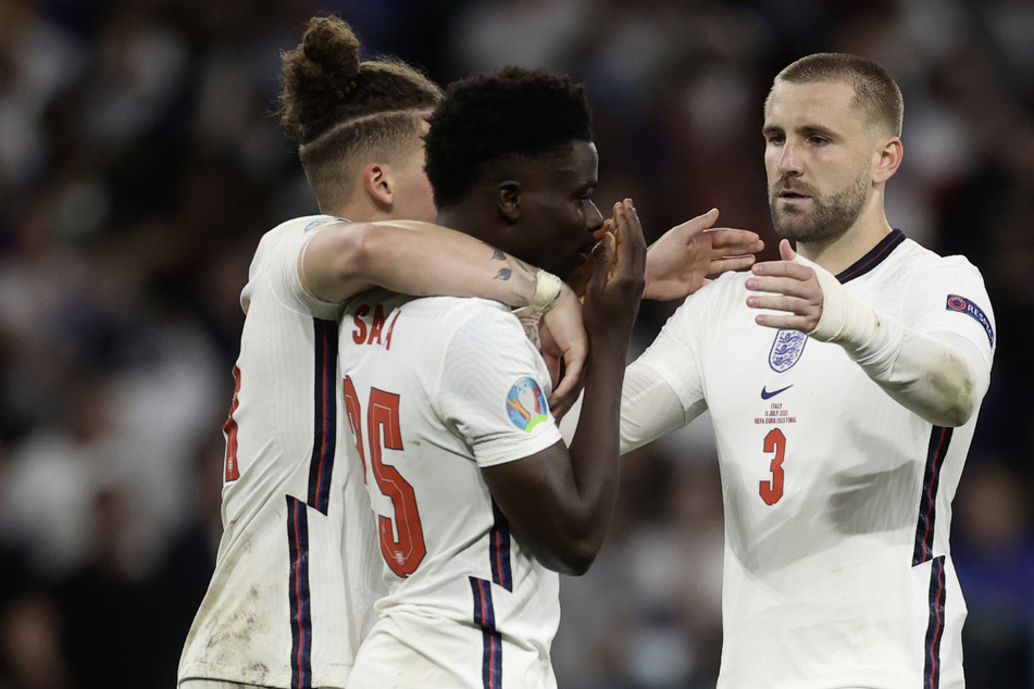 Rassismus gegen Spieler beim Elfmeterschießen: FA und Boris Johnson verurteilen Attacken