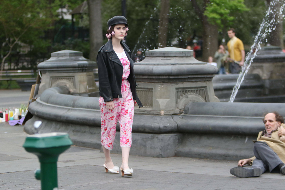 Midge (Rachel Brosnhan) on set in Central park.