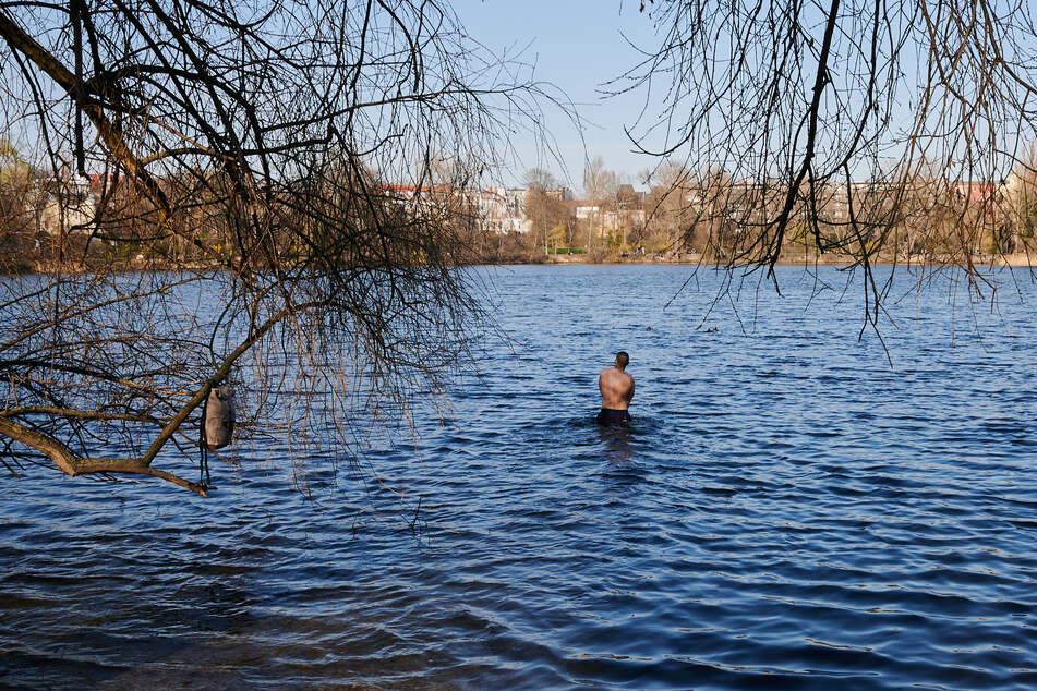 An zwei Berliner Seen sind Menschen beim Baden gestorben. (Symbolbild)