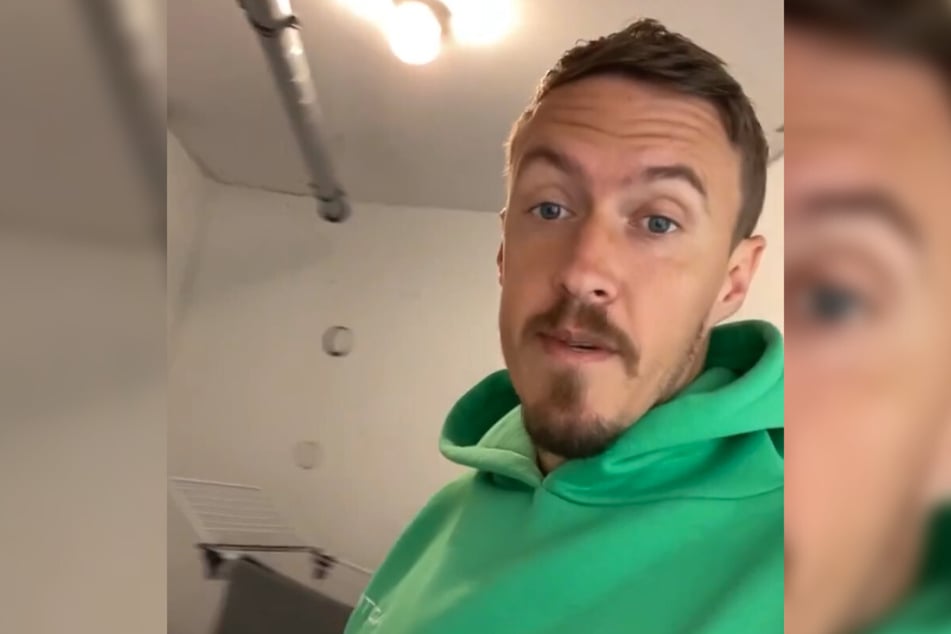 Max Kruse (35) musste seine Fähigkeiten als Hausmann beim Wäschewaschen unter Beweis stellen.