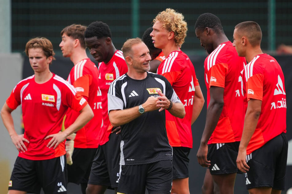 Eine echte Stammformation hat sich unter dem neuen Coach Mauro Lustrinelli (50, M.) noch nicht herauskristallisiert.