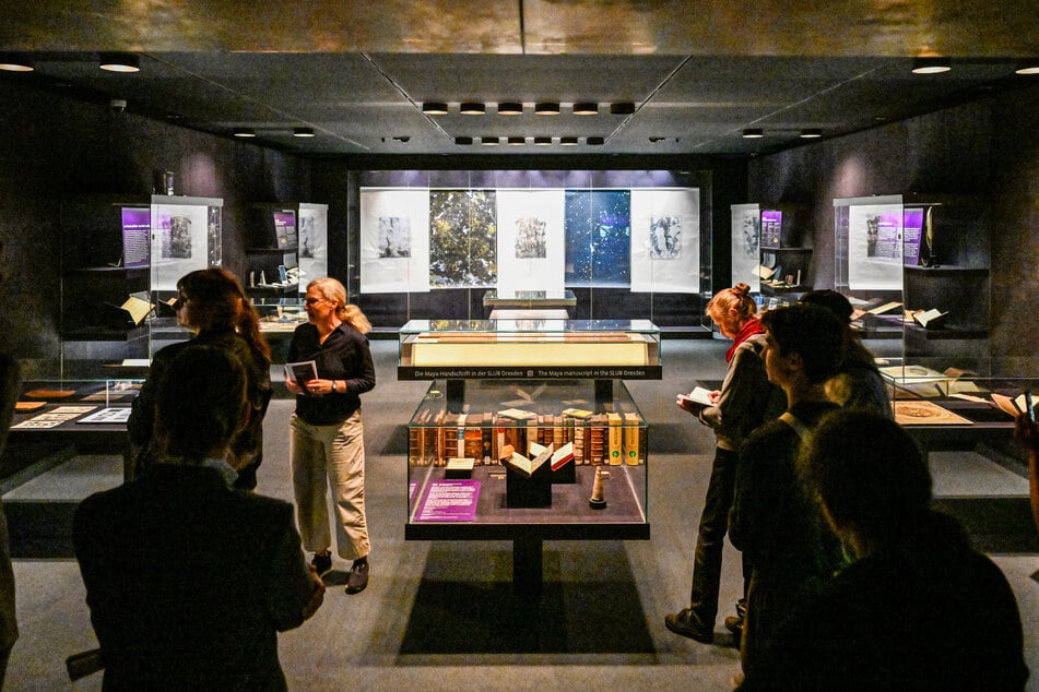 Die RAUM-Ausstellung ist bis zum 16. Januar in der SLUB zu sehen.