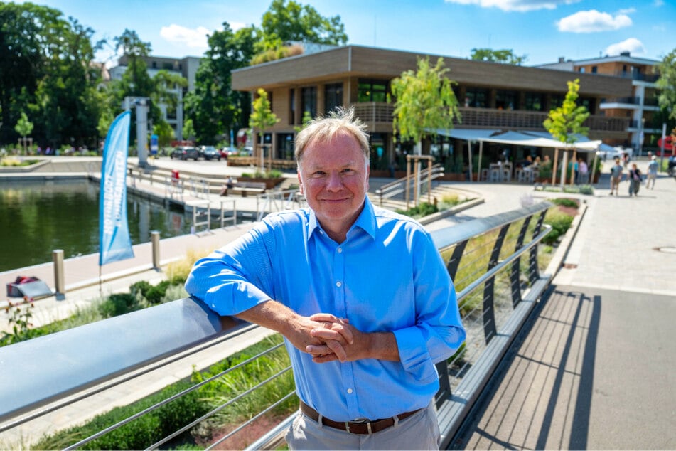 TAG24 hat Dirk Thärichen (56) am Leipziger Stadthafen getroffen und mit ihm über seine Bewerbung und Pläne gesprochen.