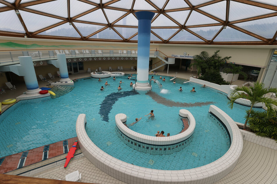 In Thüringen gibt es 18 Heilbäder und Kurorte, wie Bad Tabarz mit seiner Badelandschaft im Erlebnisbad "tabbs vital".