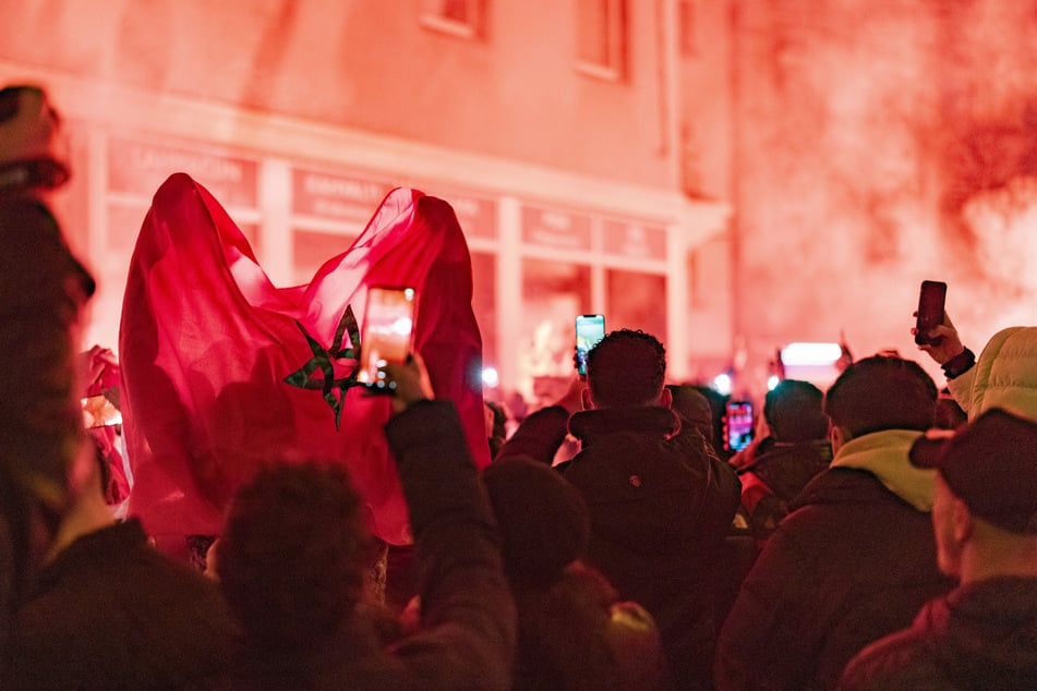 Köln: Köln und Düsseldorf: Siegesparty der Marokko-Fans endet in Großeinsatz der Polizei