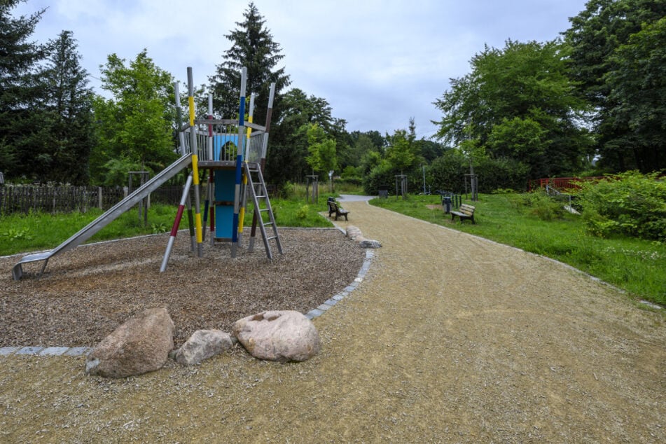 Seit Juni 2024 lädt der Spiel- und Rastplatz "Am Feldschlößchen" am Kappelbachradweg zur Pause ein.