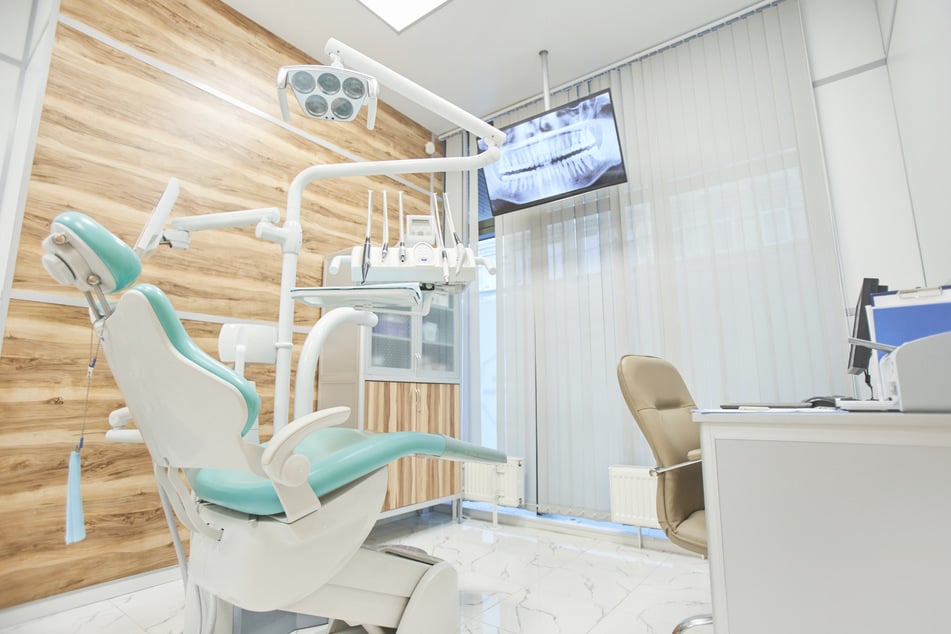 Ob die Zahnärztin wirklich berauscht einen Patienten behandelt hat, soll ein Bluttest zeigen. (Symbolfoto)