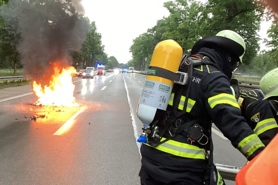 Nach rund 40 Minuten konnte zumindest einer der Fahrstreifen wieder freigegeben werden.