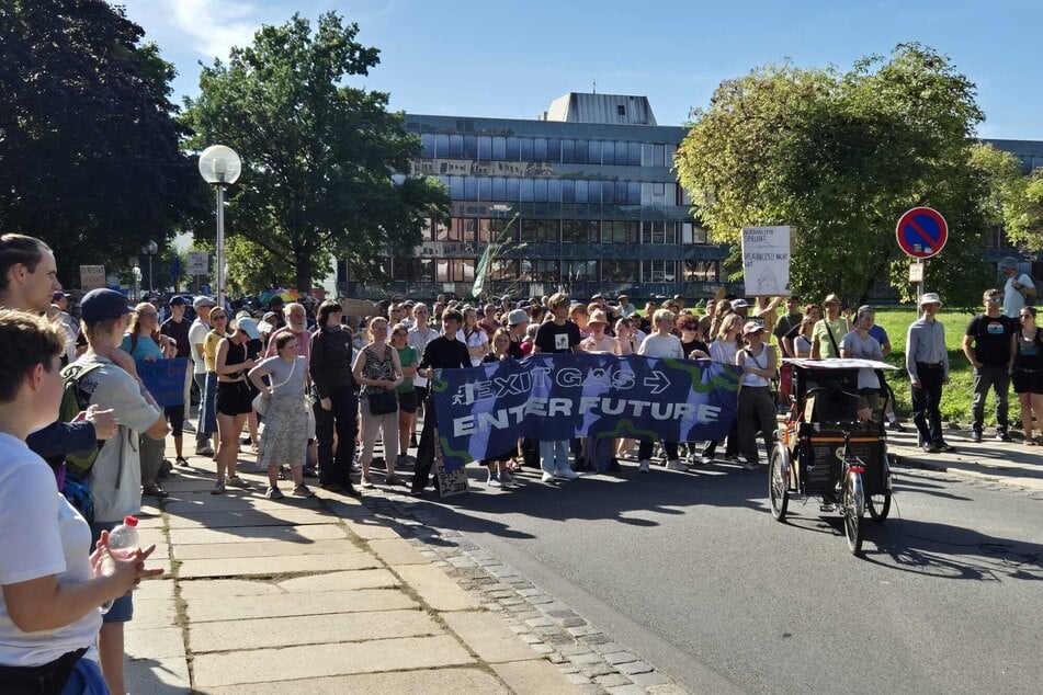 Neben der SPD-Landesverbands-Zentrale wurden Rufe laut.