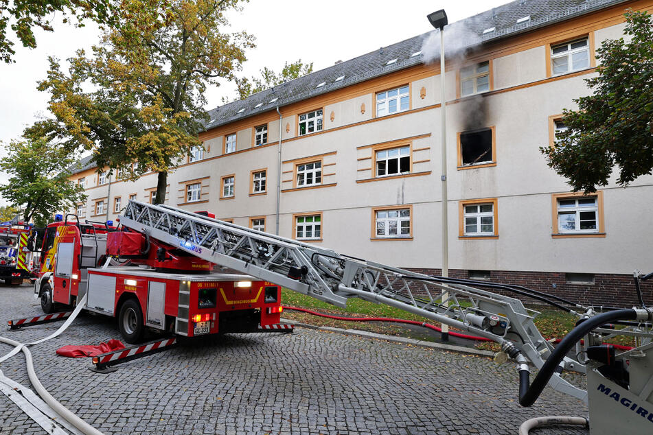 In einem Mehrfamilienhaus in der Kantstraße brach am Samstag ein Brand aus.
