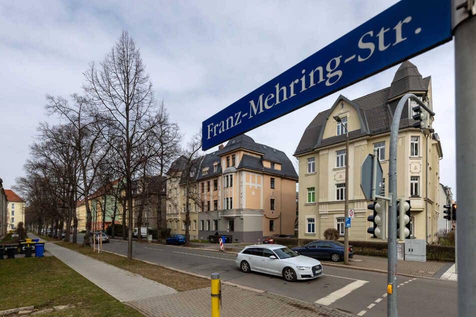 In der Franz-Mehring-Straße lösten Ordnungsamt und Polizei eine Corona-Party auf.
