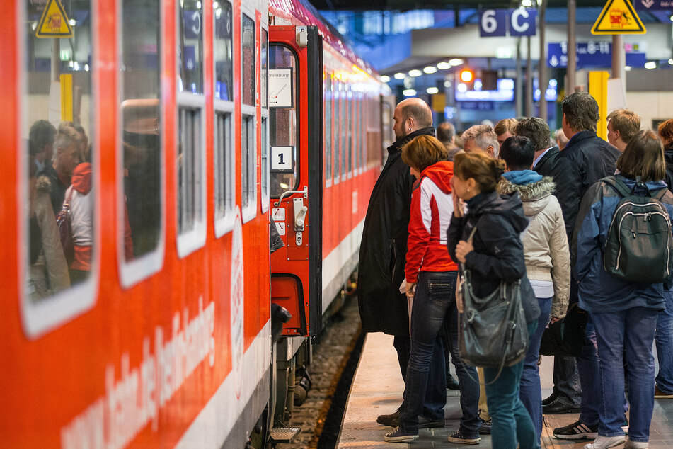 Am Hauptbahnhof Stendal wurde ein Mann von der Polizei kontrolliert und schließlich festgenommen. (Archivfoto)