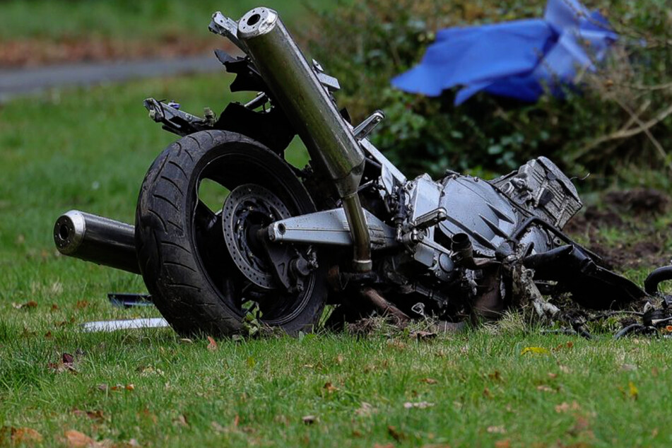 Tödlicher Unfall in Hanau: Motorradfahrer (†51) kracht gegen Bismarckturm