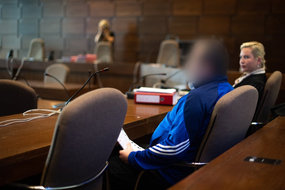 Mitarbeiter der Stadt Köln erstochen: Angeklagter spricht von Notwehr