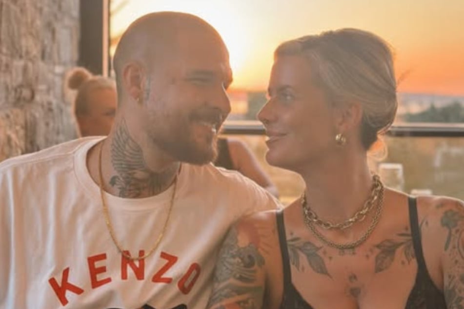 Standesamtlich verheiratet sind Pia Tillmann (39) und Zico Banach (34) bereits seit Dezember 2024.