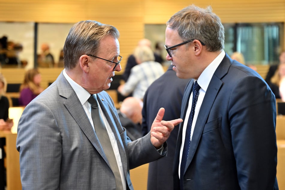 Mario Voigt (CDU, 47, r.) könnte der neue Ministerpräsident in Thüringen werden. Die Partei von Bodo Ramelow (Linke, 68, l.) kann seiner Regierung zur Mehrheit verhelfen.