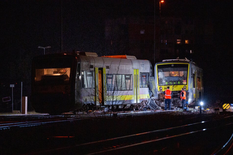 Zwei Agilis-Regionalzüge sind in Bayreuth kollidiert.