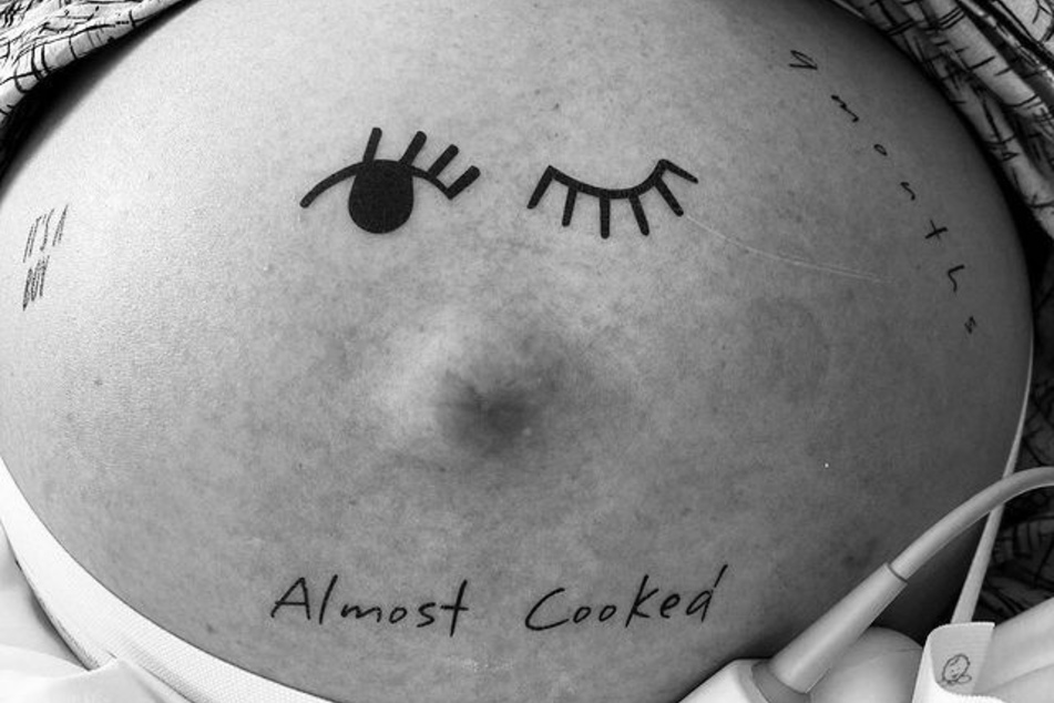 Celeb's surprising baby bump causes a stir at the hospital