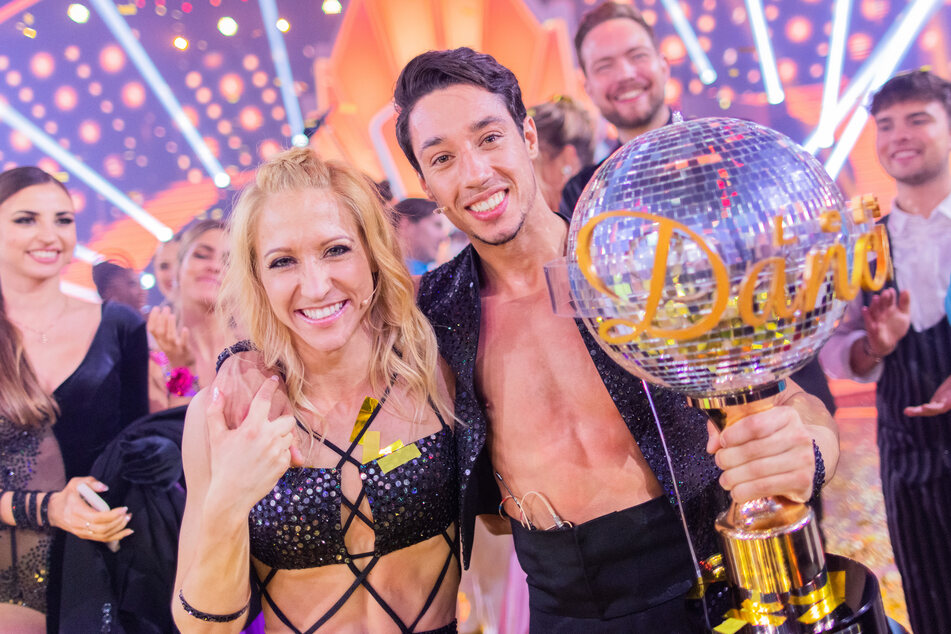 Gemeinsam mit Tanzpartnerin Kathrin Menzinger (34) holte René Casselly 2022 den Sieg bei der RTL-Tanzshow "Let's Dance".