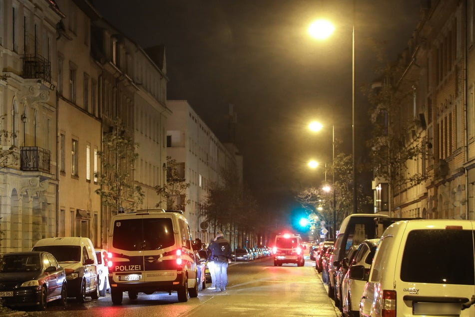 In der Rehefelder Straße wurde der 28-Jährige niedergestochen.