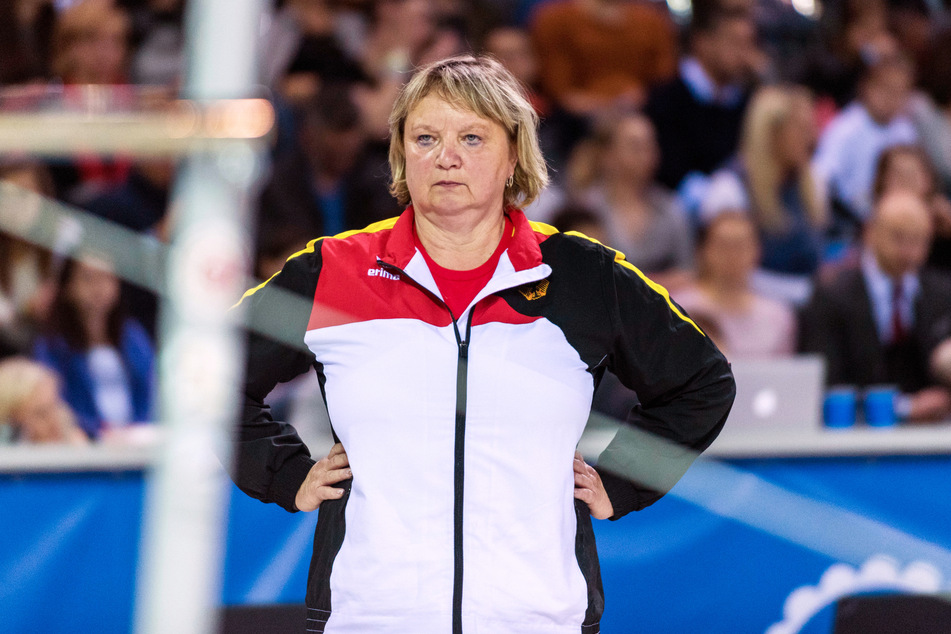 Die Chemnitzer Turn-Trainerin Gabriele Frehse (60) bekommt nun Unterstützung von drei Chemnitzer Olympia-Kandidatinnen. Sie starteten eine Spendenaktion.