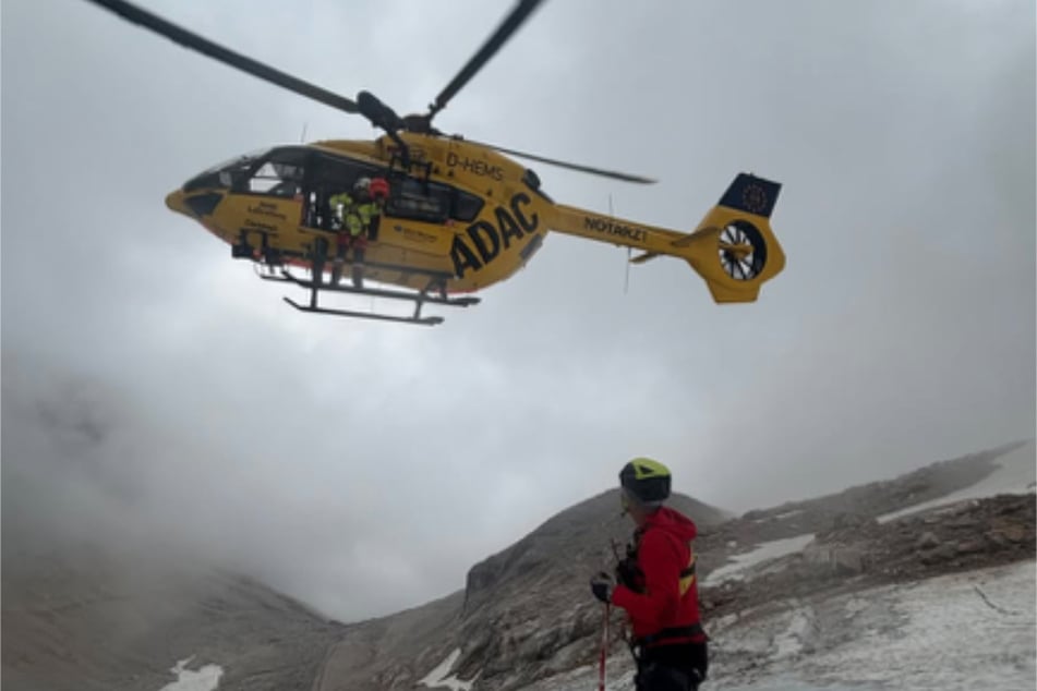 Ein Rettungshubschrauber brachte den Verunglückten zurück ins Tal.
