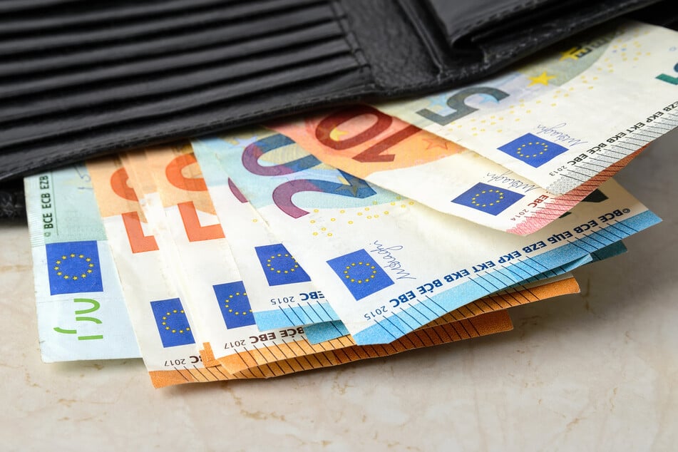 In der gefundenen Geldbörse befanden sich unter anderem 950 Euro Bargeld. (Symbolbild)