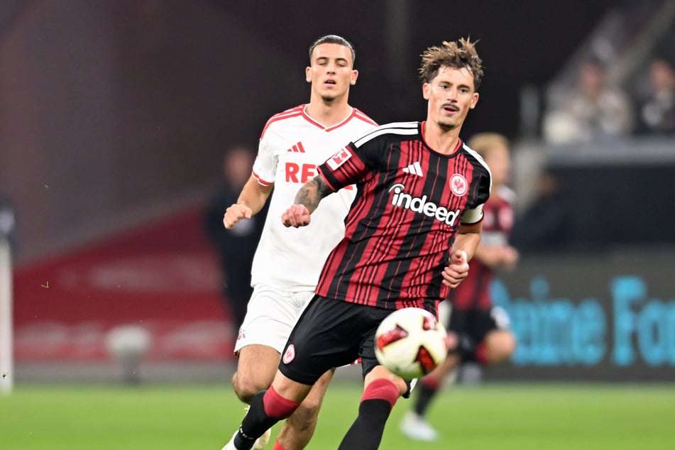 Eintracht Frankfurt hat gravierende Defensiv-Probleme. Kapitän Robin Koch (30, rechts) ist ein Sinnbild für die Probleme der Hintermannschaft, die von Markus Krösche zusammengestellt wurde.