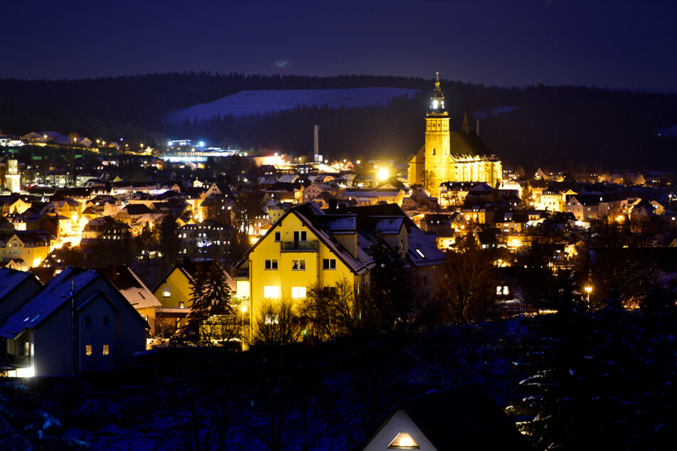 In Schneeberg erlöschen normalerweise am heutigen Dreikönigstag die Weihnachts-Lichter.