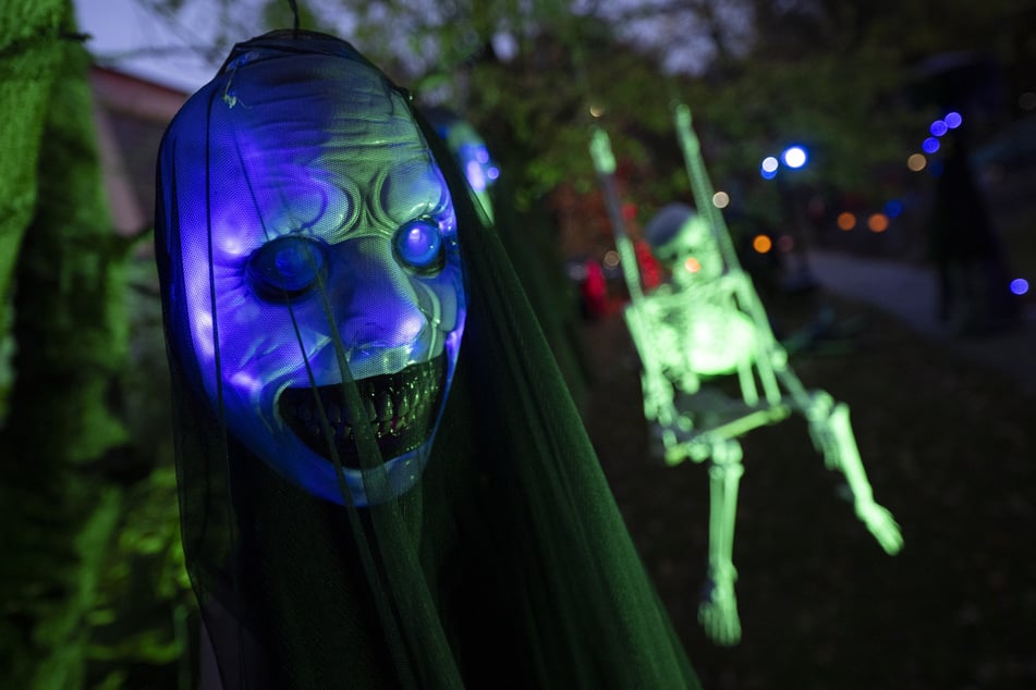 Bei der Ü-40 Halloween Party sorgen spektakuläre Halloween-Dekorationen für die richtige Stimmung. (Symbolbild)