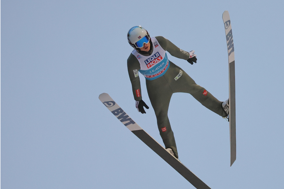 Halvor Egner Granerud (26) siegte bei der Qualifikation für das Skispringen in Bischofshofen.