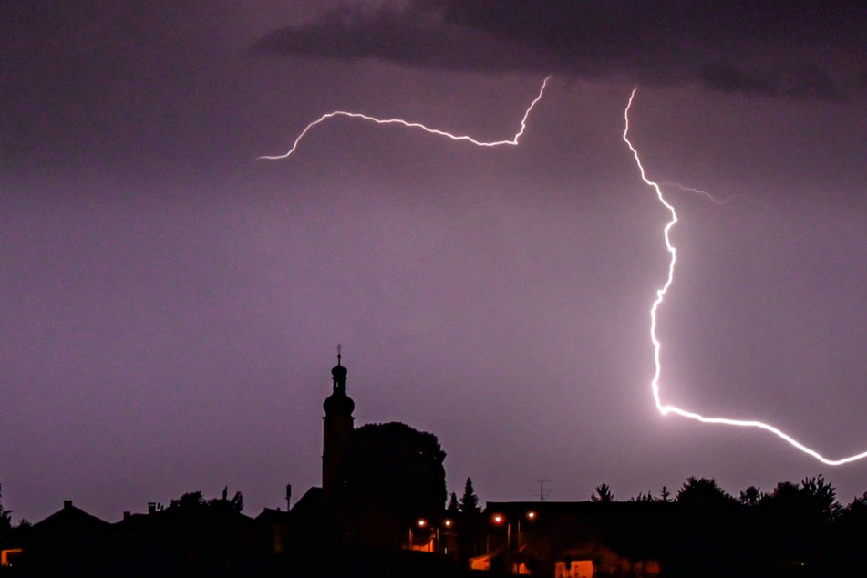 316.000 Blitzeinschläge in Deutschland im Jahr 2023: Hier krachte es am häufigsten
