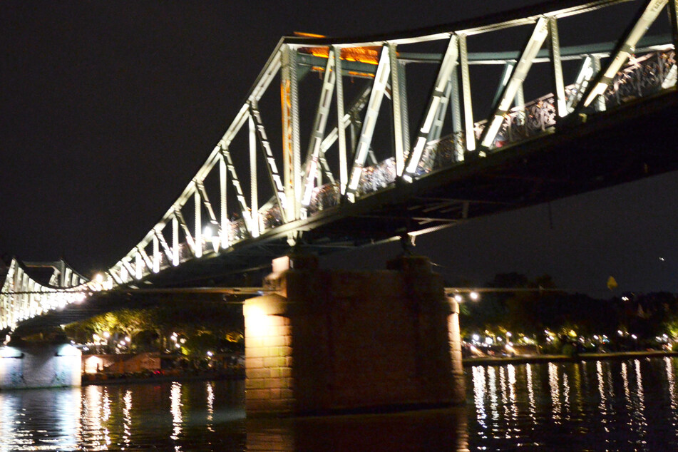 Der sexuelle Übergriff soll sich unterhalb der Mainbrücke im unterfränkischen Himmelstadt ereignet haben. (Symbolfoto)