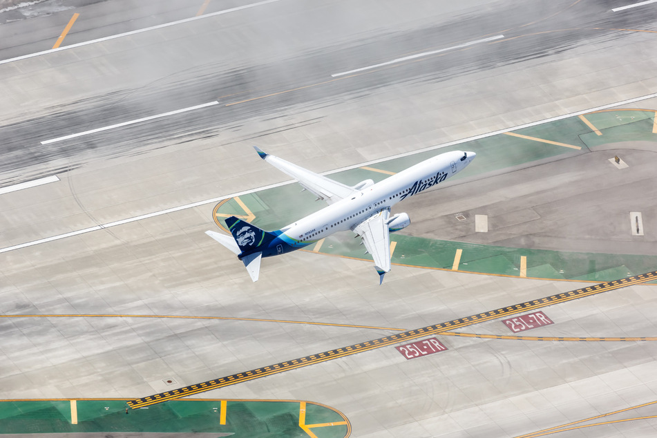 An Alaska Airlines flight was diverted after a bomb threat. 117 people were on board. (Archive image)