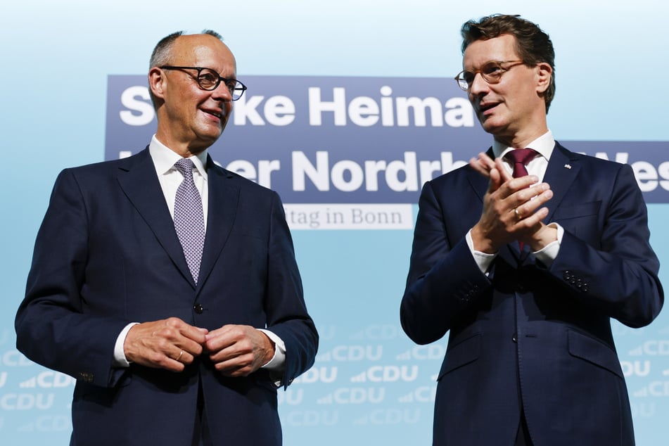 NRW-Chef Hendrik Wüst (50, CDU, r.) fordert, dass Bundeskanzler und Parteifreund Friedrich Merz (70) mehr Unterstützung erhält.