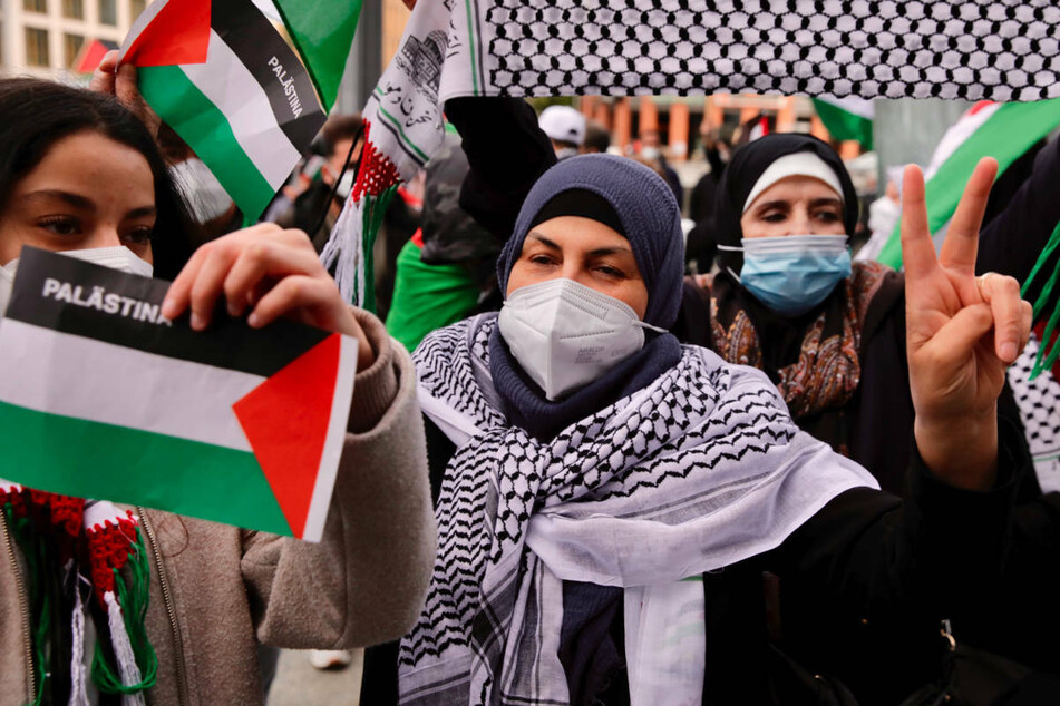 Berlin: Hunderte Menschen demonstrieren in Berlin gegen Gaza-Konflikt