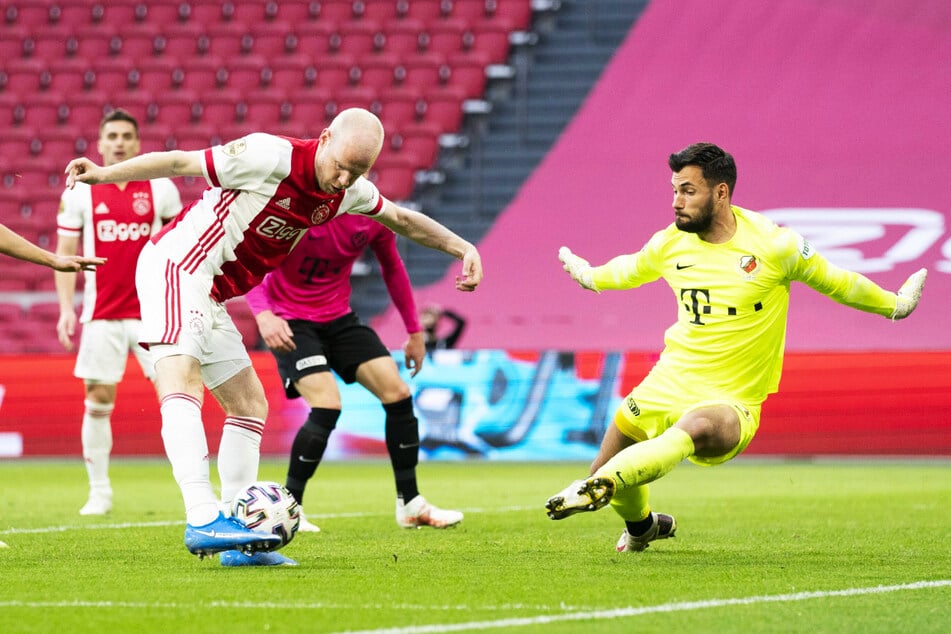 Eric Oelschlägel (25, r.) Scoorde verrassend 1-1 voor FC Utrecht bij Ajax Amsterdam op 22 april en redde zijn team van een gelijkspel met verschillende eersteklas reddingen.