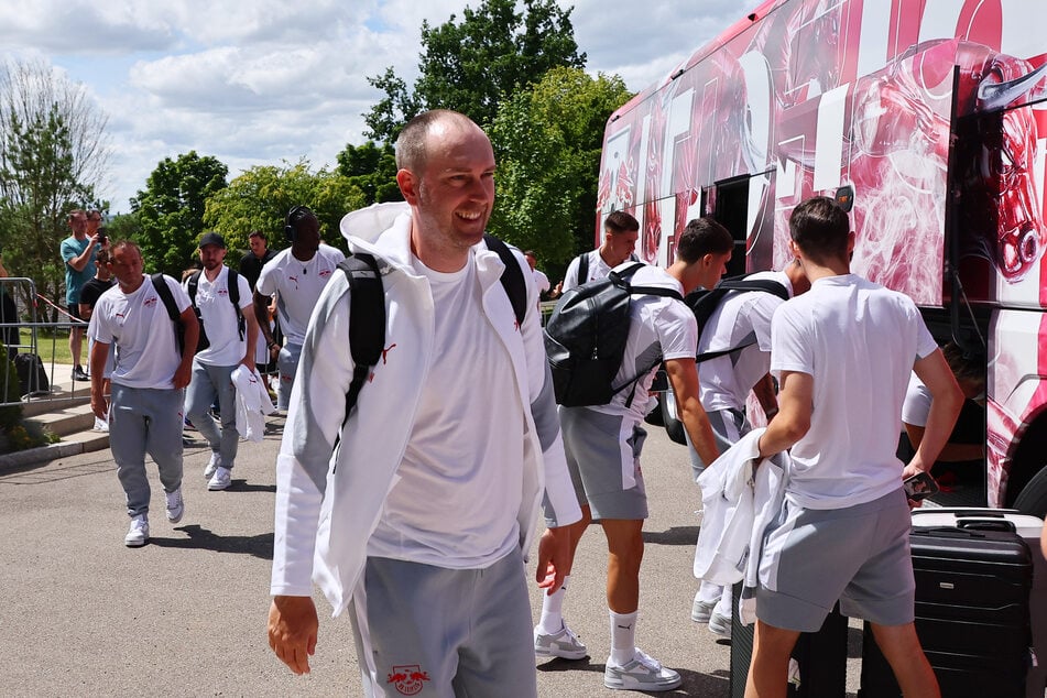 Trainer Ole Werner und sein Team kommen am Mittwochnachmittag am Teamhotel an.