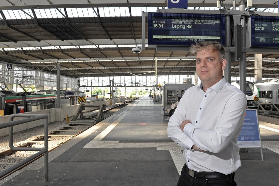 Sebastian Drechsler (34) von der Bahninitiative Chemnitz macht weiterhin Druck, dass die Strecke zwischen Chemnitz und Leipzig so schnell wie möglich ausgebaut wird.