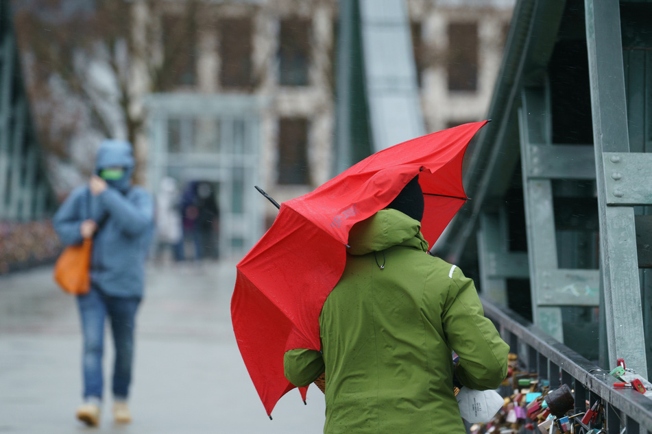 Schluss mit dem Regen: Ab Donnerstag soll sich allmählich ein Hochdruckeinfluss in Nordrhein-Westfalen durchsetzen.