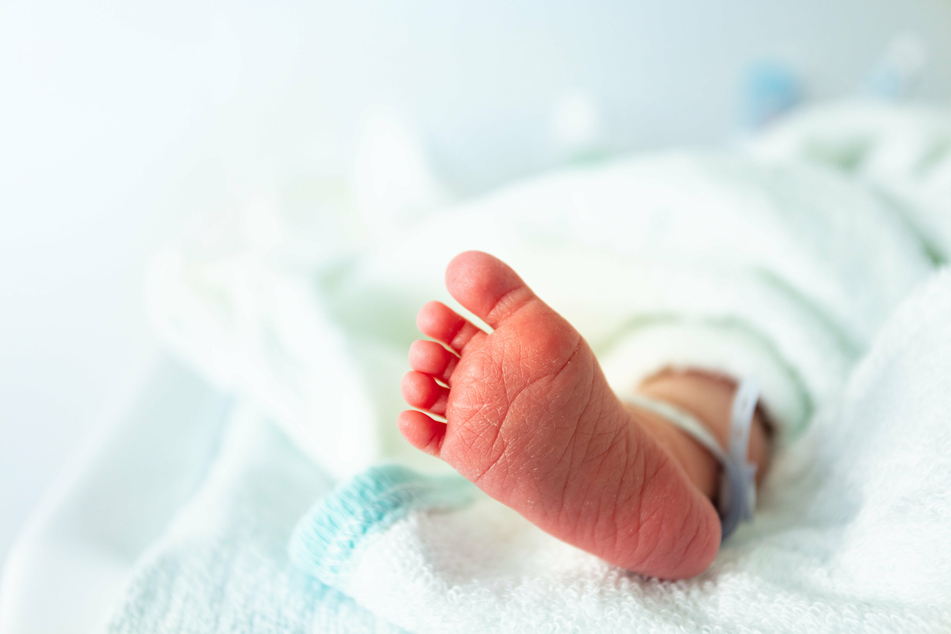 Eine waschechte Kinderüberraschung: Sally Smith (23) wurde vollkommen unerwartet Mama. (Symbolbild)
